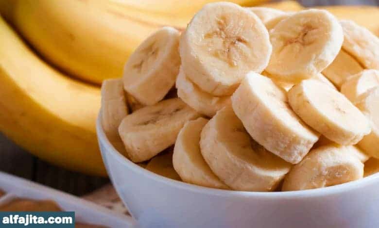 ماسك الموز للشعر المجعد ونصائح صحية مهمة